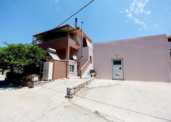 Theros Lux Apartment